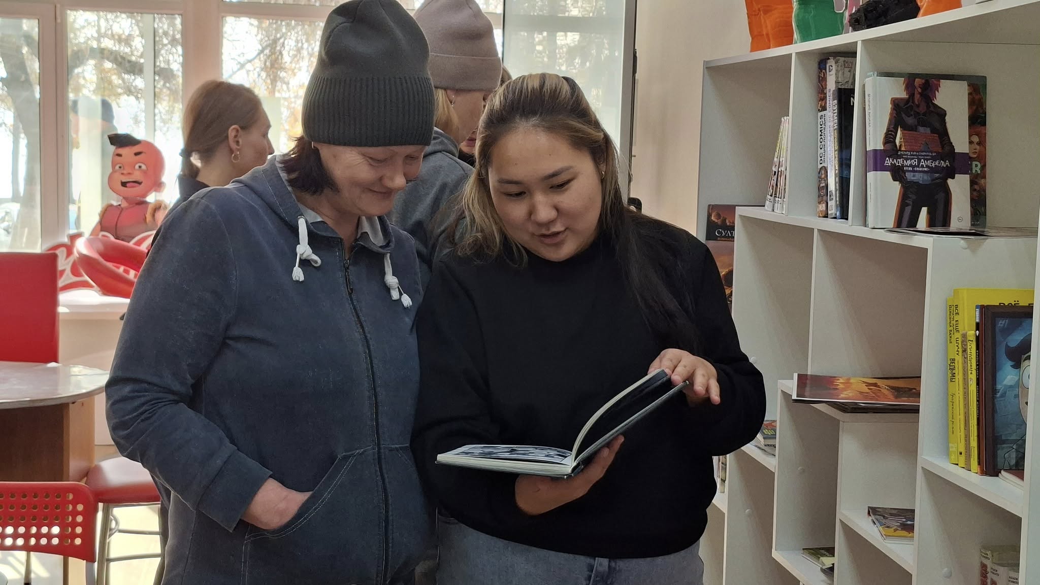 Желідегі жалаңаш киска бейнелері